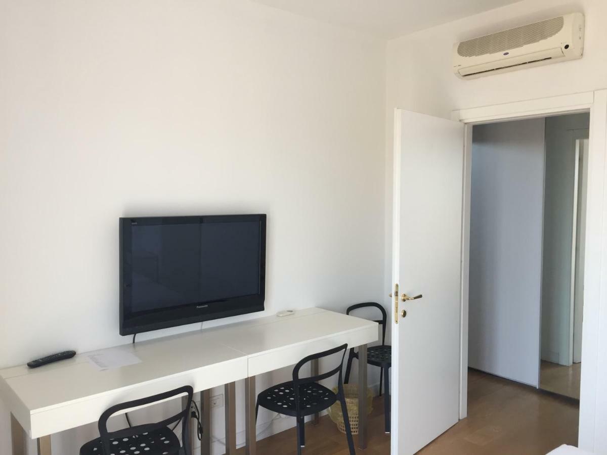 Cov Room Verona Bagian luar foto